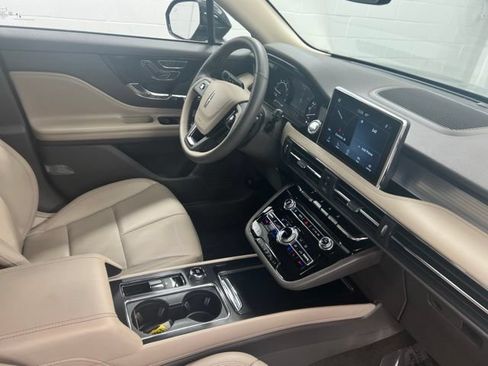 Certified 2022 Lincoln Corsair AWD w/ Equipment Group 101A image 25