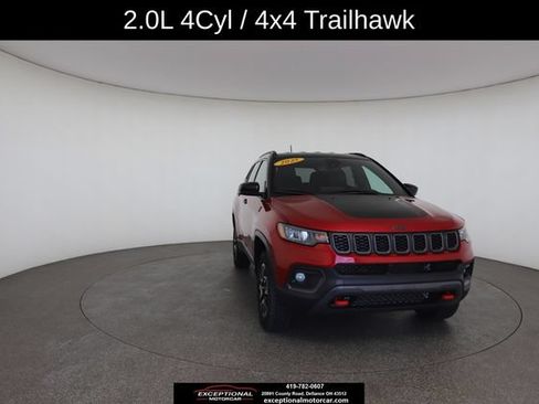 Used 2025 Jeep Compass Trailhawk AWD/4WD image 30