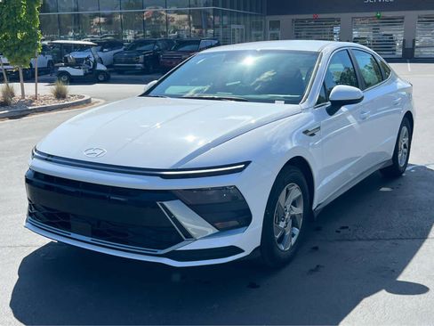 New 2026 Hyundai Sonata SE FWD image 2