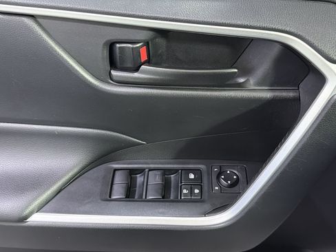 Used 2015 Toyota RAV4 XLE AWD/4WD image 35