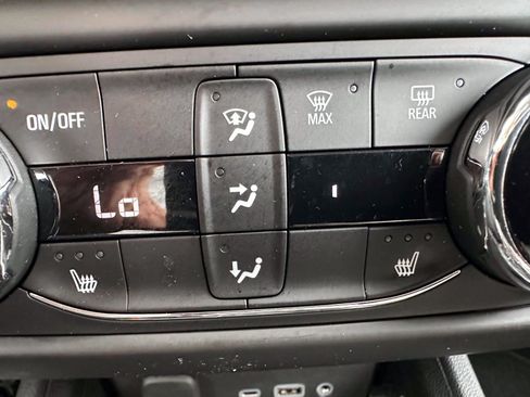 Used 2023 Chevrolet TrailBlazer LT w/ Convenience Package AWD/4WD image 22