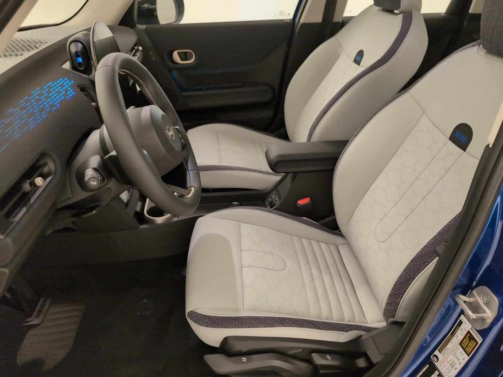 Used 2025 MINI Cooper S FWD image 19