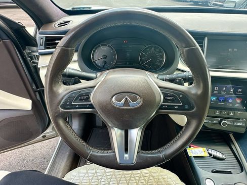 Used 2019 INFINITI QX50 Essential w/ Sensory Package FWD image 18