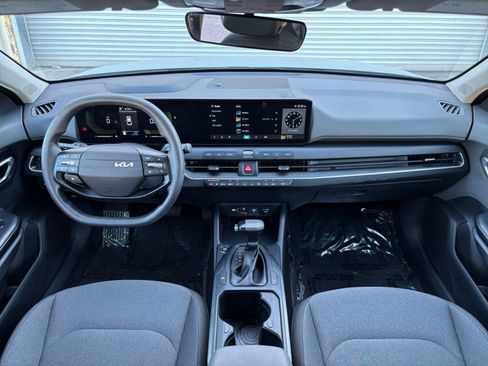 Used 2025 Kia K4 FWD image 32