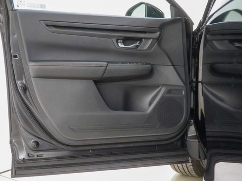 Certified 2025 Honda CR-V Sport image 17
