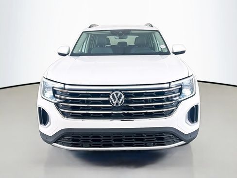 Used 2024 Volkswagen Atlas SE AWD/4WD image 2