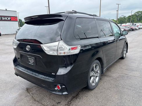 Used 2011 Toyota Sienna SE w/ Preferred Pkg FWD image 3