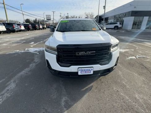 Used 2023 GMC Acadia SLT w/ Elevation Edition image 3