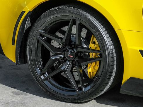 Used 2015 Chevrolet Corvette Z06 w/ 3LZ Preferred Equipment Group image 70