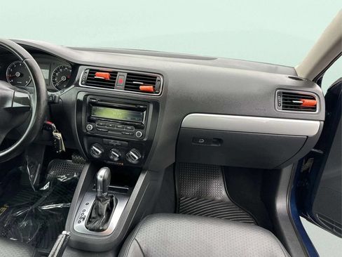 Used 2013 Volkswagen Jetta SE FWD image 10