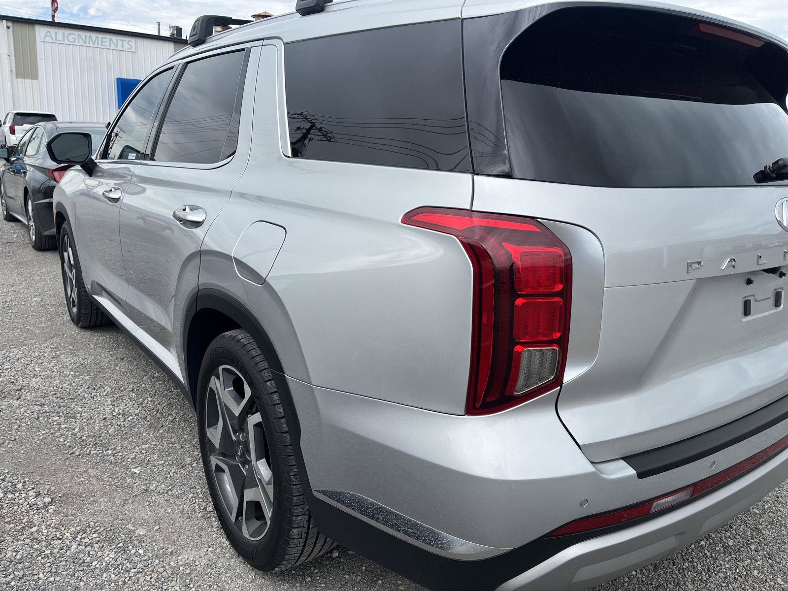 Used 2023 Hyundai Palisade Limited AWD/4WD image 6