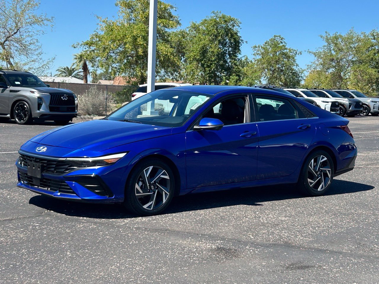 Used 2024 Hyundai Elantra Limited FWD image 2