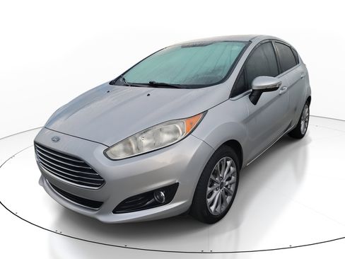 Used 2017 Ford Fiesta Titanium image 3
