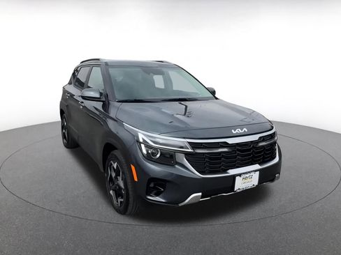 Used 2025 Kia Seltos S image 3