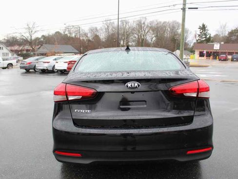 Used 2017 Kia Forte LX w/ LX Popular Package image 6
