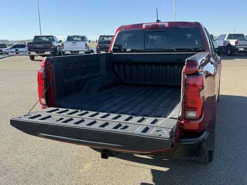 Used 2024 Chevrolet Colorado Z71 w/ Z71 Convenience Package 2 image 8