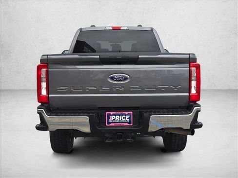 Used 2025 Ford F250 XLT image 6