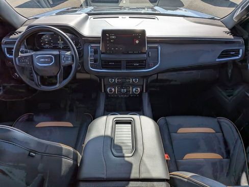 Used 2024 GMC Yukon XL AT4 w/ Technology Package AWD/4WD image 18