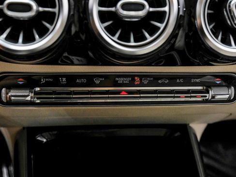 Used 2021 Mercedes-Benz GLA 250 4MATIC image 24