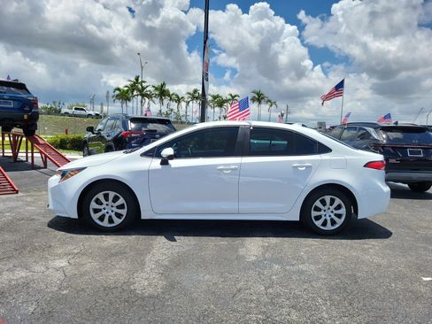 Used 2026 Toyota Corolla LE FWD image 7