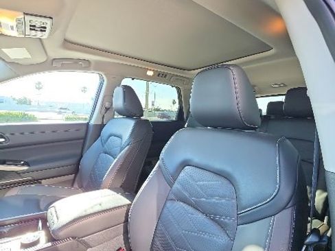 Used 2025 Nissan Pathfinder Platinum w/ Cargo Package AWD/4WD image 14