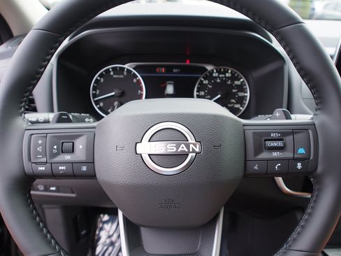 Used 2026 Nissan Rogue SV AWD/4WD image 19