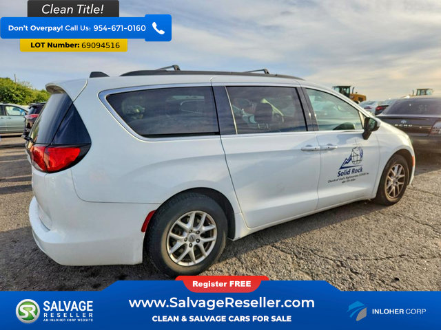 Used 2021 Chrysler Voyager Lxi FWD image 4