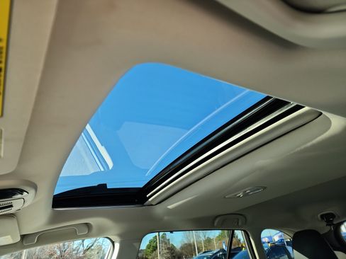 Certified 2025 Subaru Outback Limited image 27