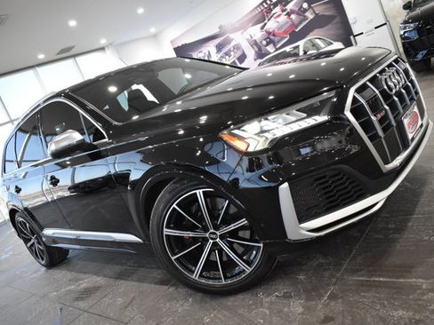 Used 2020 Audi SQ7 Premium Plus w/ Driver Assistance Package image 4
