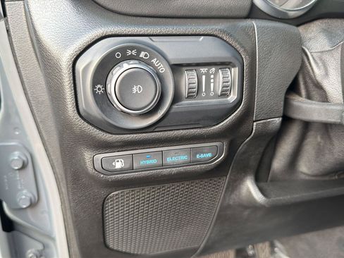 Used 2021 Jeep Wrangler Unlimited Rubicon 4xe w/ Steel Bumper Group AWD/4WD image 19