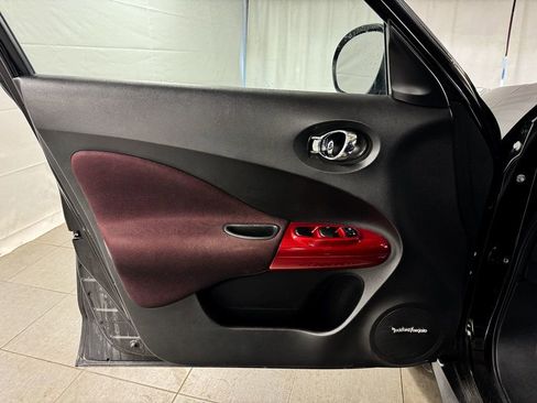 Used 2014 Nissan Juke SV w/ Navigation Package image 12