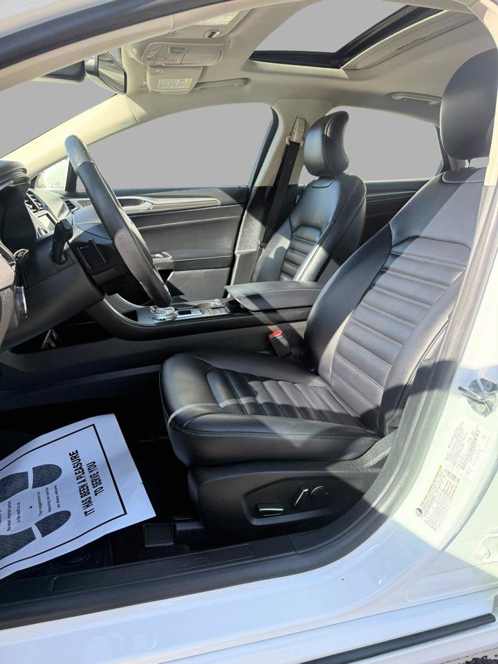 Used 2019 Ford Fusion SEL FWD image 16