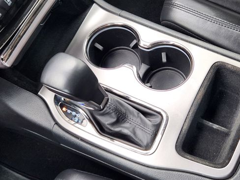 Used 2020 Jeep Grand Cherokee Limited X image 17