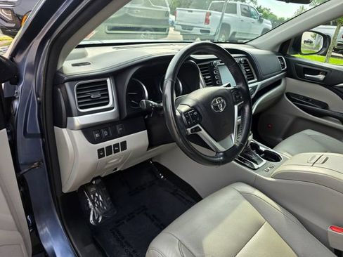 Used 2017 Toyota Highlander Limited AWD/4WD image 24