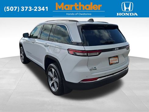 Used 2022 Jeep Grand Cherokee Limited 4xe w/ Luxury Tech Group II AWD/4WD image 3