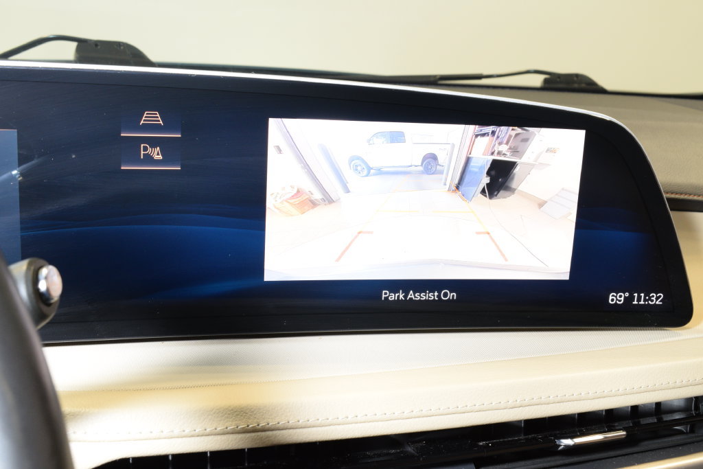 Used 2024 Cadillac XT4 Luxury w/ Cold Weather Package AWD/4WD image 24