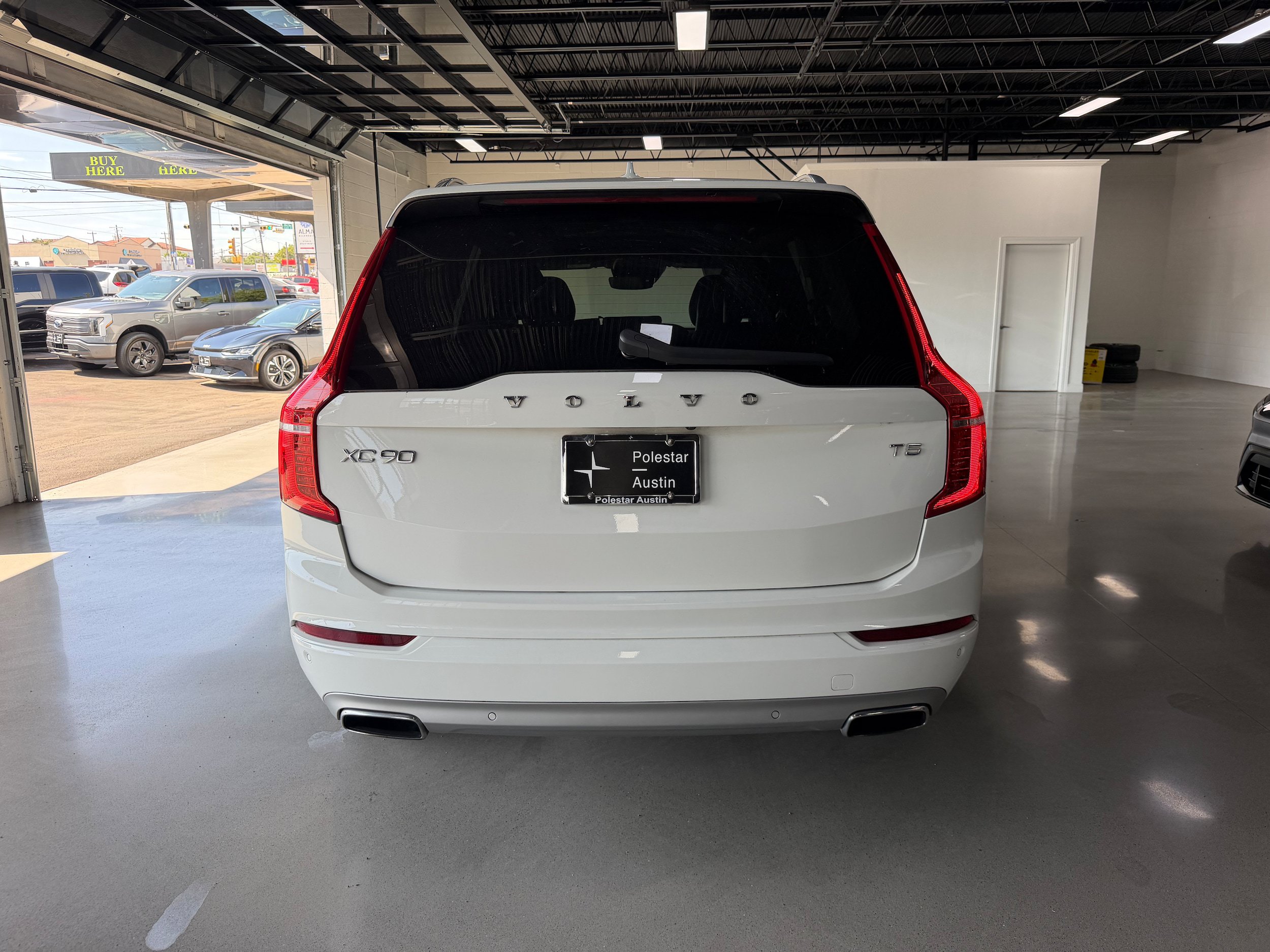 Used 2020 Volvo XC90 T5 Momentum FWD image 5