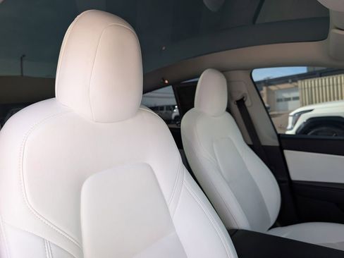 Used 2022 Tesla Model Y Performance image 19