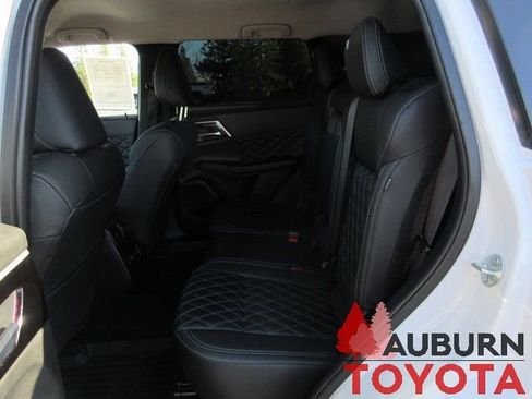 Used 2023 Mitsubishi Outlander SEL image 23