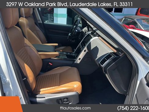 Used 2017 Land Rover Discovery HSE AWD/4WD image 48