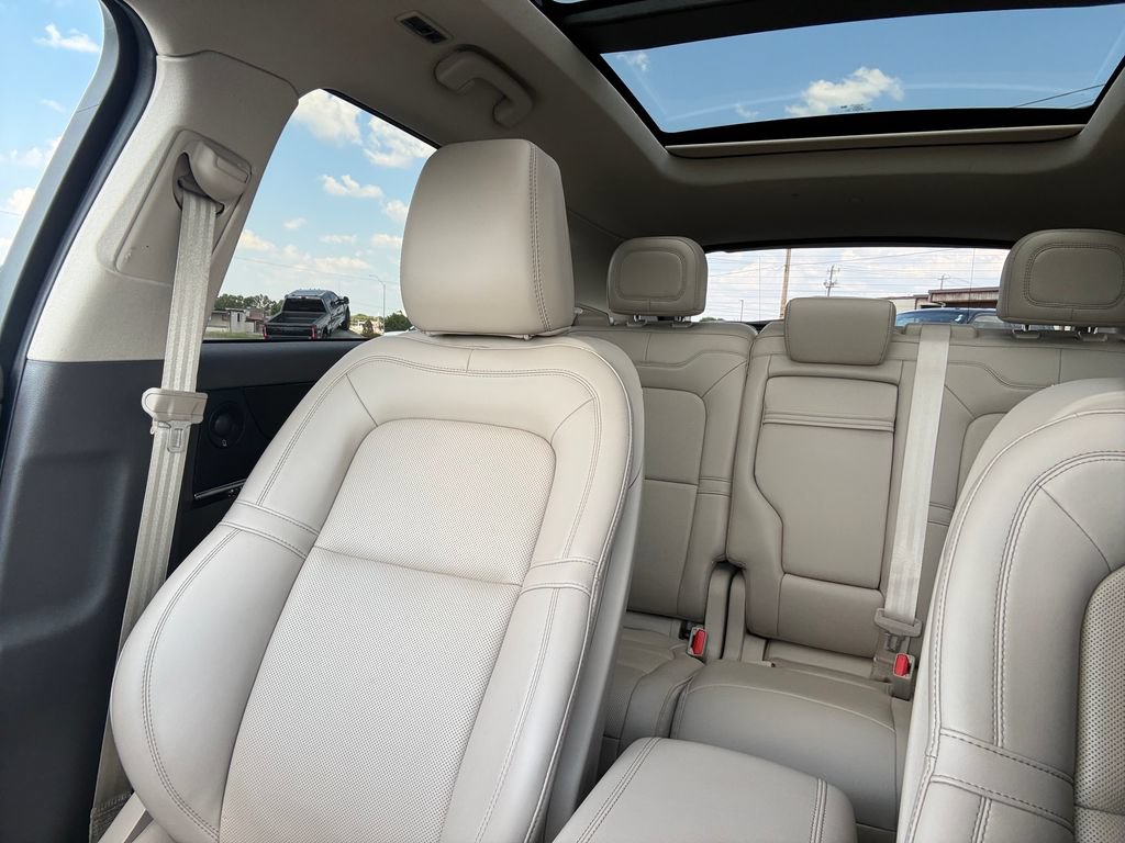 Used 2023 Lincoln Corsair Reserve w/ Equipment Group 202A AWD/4WD image 25