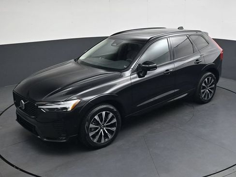 Used 2024 Volvo XC60 B5 Plus AWD/4WD image 28