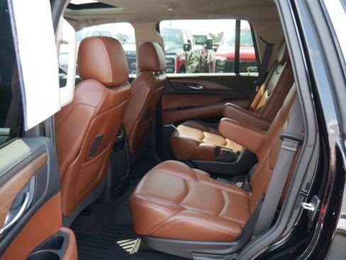 Used 2020 Cadillac Escalade Luxury AWD/4WD image 25