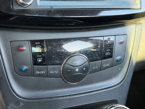 Used 2019 Nissan Sentra SV image 8