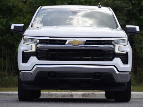 Used 2022 Chevrolet Silverado 1500 LT AWD/4WD image 31