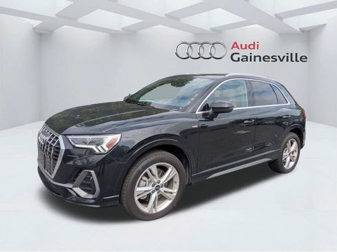 Used 2023 Audi Q3 2.0T Premium Plus w/ Premium Plus Package AWD/4WD image 10