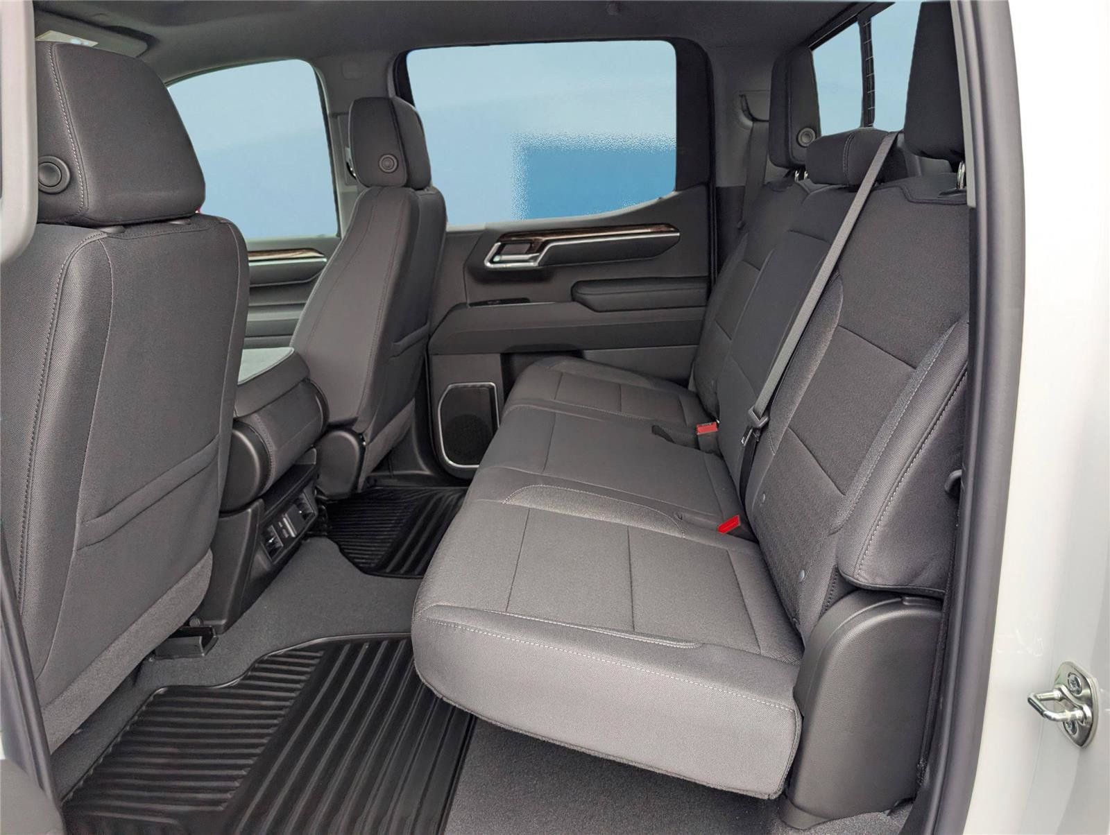 Used 2026 GMC Sierra 1500 SLE w/ X31 Off-Road Package AWD/4WD image 14