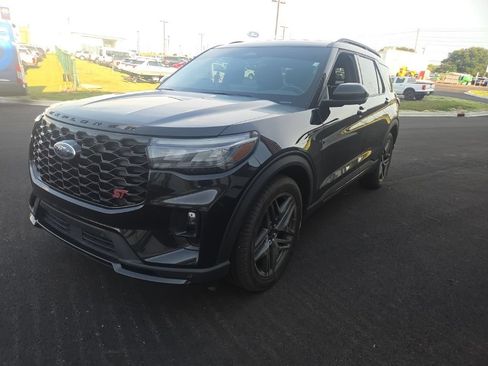 Used 2026 Ford Explorer ST AWD/4WD image 2