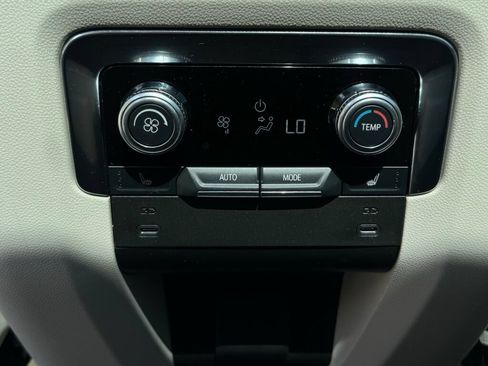 Used 2025 GMC Yukon XL Denali w/ Sun & Power Step Package AWD/4WD image 18