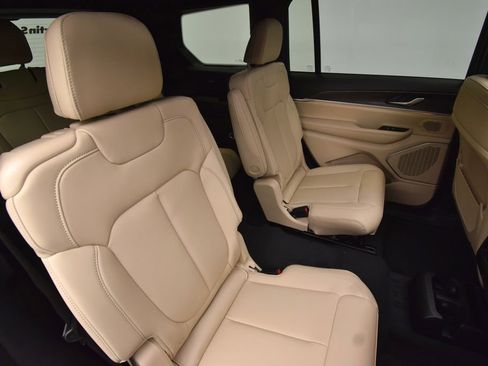 New 2026 Jeep Grand Cherokee L Limited image 18
